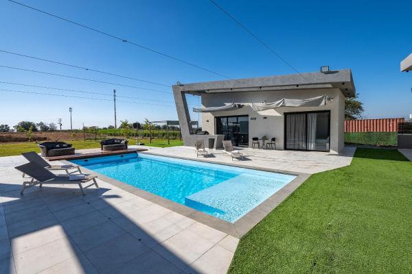 写真にはMelilot市にあるנופש Eylim -וילה מהממת עם 3 סוויטות ובריכה פרטית מחוממתが写っています。