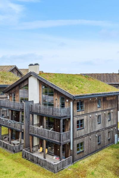 写真にはトリシル市にあるVery central and fresh apartment 4 bedr, 10p 2 floors, sauna, ski in and outが写っています。