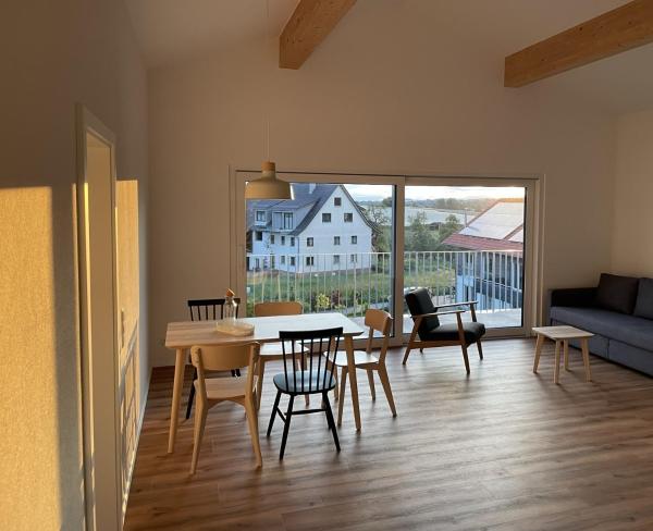 På billedet ses objektet Ferienwohnung - Modern - Ausblick - Bodenseehinterland beliggende i byen Markdorf.