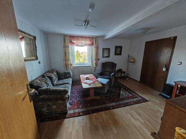 På bildet vises objektet Apartment O1 - Gut ausgestattete 3-Zimmer Wohnung 78qm für 1-3 Personen 1xDZ 1xEZ som ligger i byen Pressath.