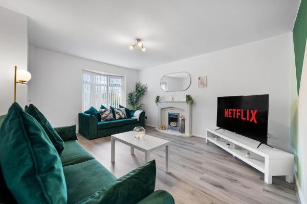 A la foto es mostra l'objecte Spacious 3 Bed House, Sleeps 6, Near NEC - Airport, Parking, Contractors - Families Stay situat a la ciutat de Sheldon.