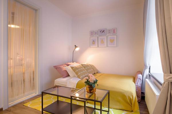 A la foto es mostra l'objecte Spacious apartment in Old Riga situat a la ciutat de Riga.