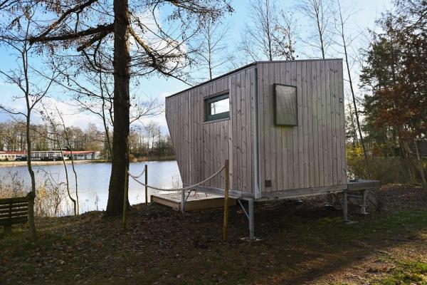 A la foto es mostra l'objecte Sleep Space 4 - Green Tiny Spot Friesland situat a la ciutat de Schortens.