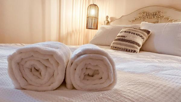 Na zdjęciu widoczny jest obiekt KingstonStays Historic Downtown Hideaway położony w mieście Kingston.