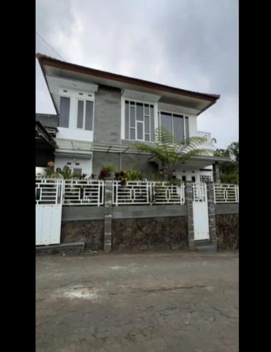 照片显示了位于Tlekung市的Villa Saffiya物件。