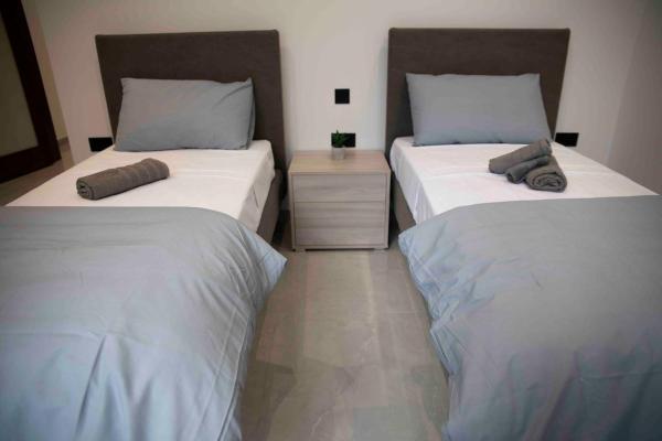 Fotografia 5: Flat 2, Large 3 bedroom Apartment, close to Countryside & Beaches, Sleeps 11!