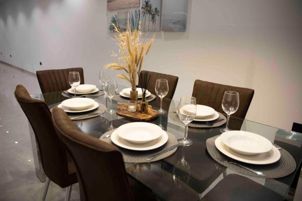 Fotografia 3: Flat 2, Large 3 bedroom Apartment, close to Countryside & Beaches, Sleeps 11!