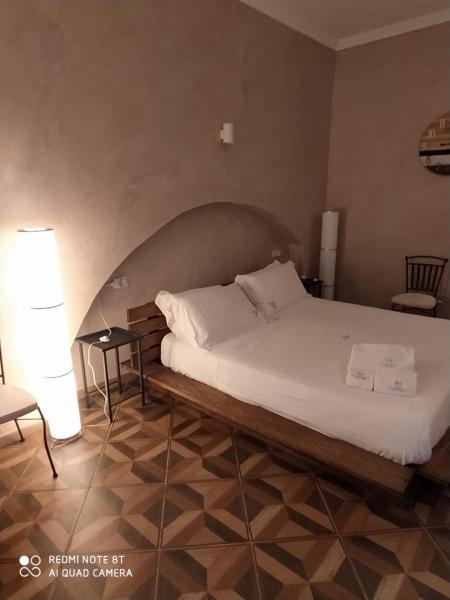 Na zdjęciu widoczny jest obiekt Al Console Depandance con jacuzzi per coppia położony w mieście Monopoli.