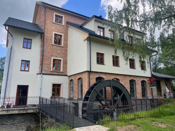 写真にはBorovnice市にあるFeltlův mlýn v Borovniciが写っています。