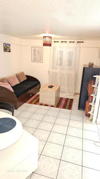 A la foto es mostra l'objecte 3 rue Maurice Utrillo situat a la ciutat de Jasseron.