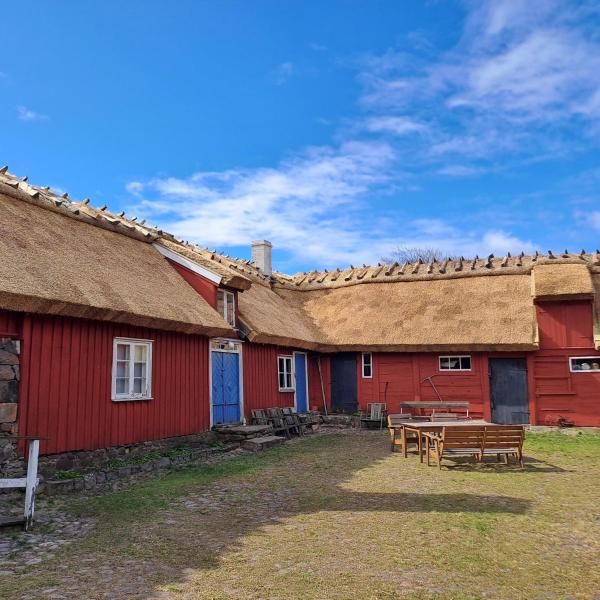 写真にはヴァールベリ市にあるApelviksgården B&B, Kulturhistorisk gårdが写っています。