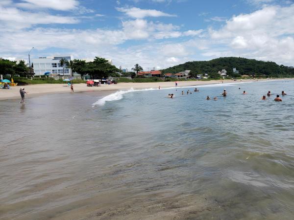 A la foto es mostra l'objecte Sobrado na Praia do Quilombo situat a la ciutat de Penha.