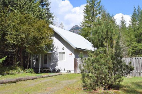 A la foto es mostra l'objecte Butter Creek Cabin situat a la ciutat de Packwood.