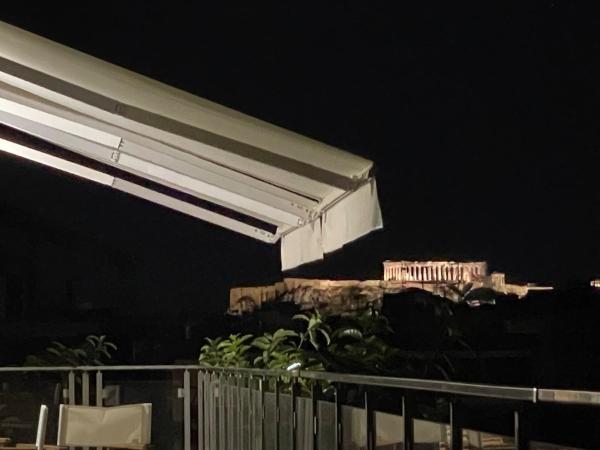 Acropolis & Lycabetus View Helios Residence, Atenas