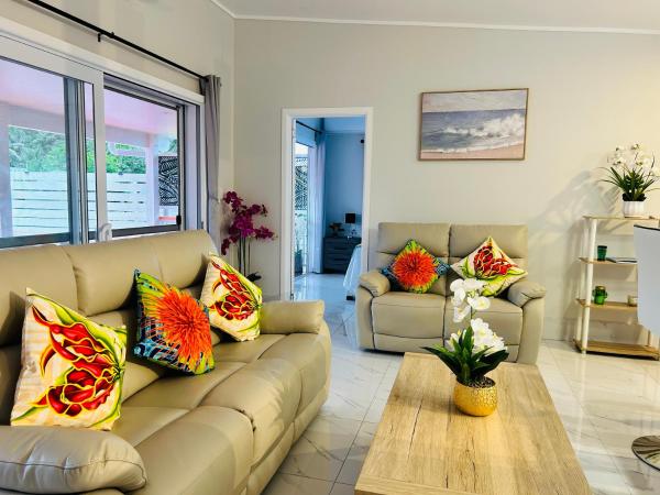 The photo shows the Te-Hirimoana Villa located in the city of Vaimaanga.