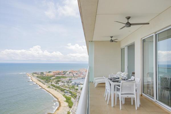Luxury apt sea front AC Wifi pool at cartagena, Картахена