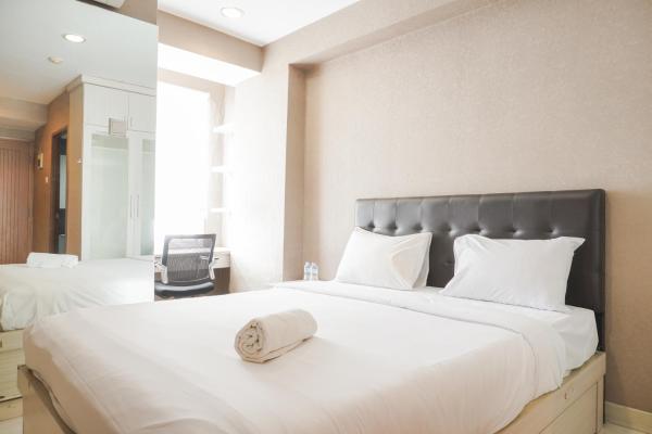 Warm And Cozy Studio At Cinere Bellevue Suites Apartment By Travelio - Kemang