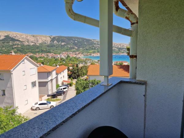 写真にはバスカ市にあるApartment Zoric Baskaが写っています。