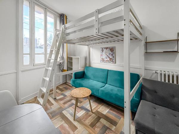 A la foto es mostra l'objecte Studio rénové, cuisine équipée situat a la ciutat de La Courneuve.