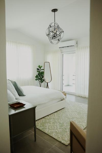 照片显示了位于Humacao市的Olive Villa Palmas - Modern Beachfront物件。