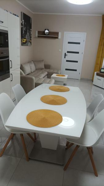 A la foto es mostra l'objecte apartament Oscar situat a la ciutat de Kłodzko.