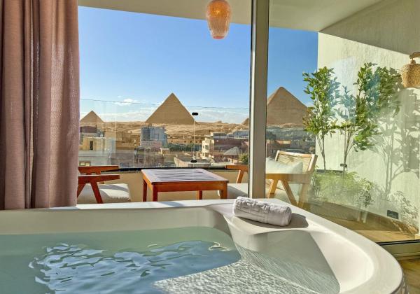 Na fotografii je vidět objekt Galaxy Pyramids View INN nacházející se ve městě Káhira.