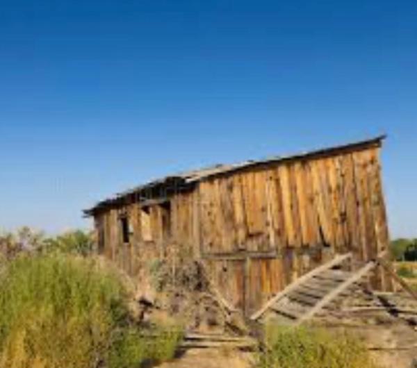 A la foto es mostra l'objecte Eva Lilit, Punta del Diablo situat a la ciutat de Castillos.