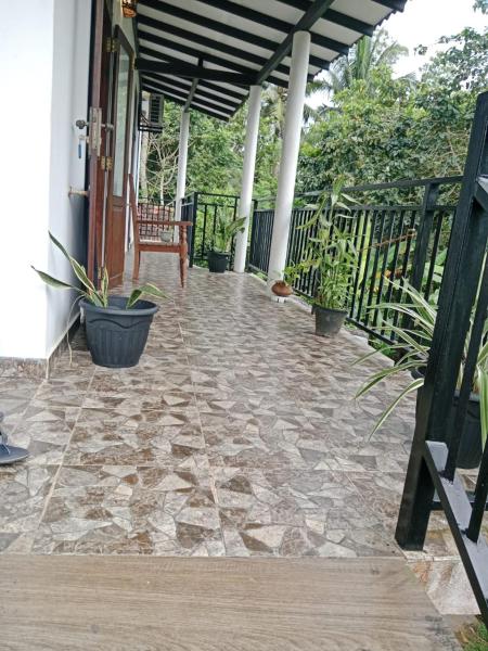A la foto es mostra l'objecte Evindu Villa situat a la ciutat de Gurukanda.