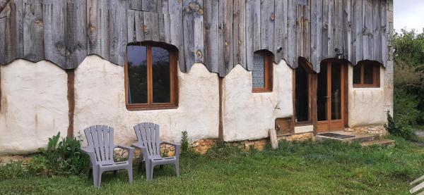 På billedet ses objektet Gîte atypique beliggende i byen Borrèze.