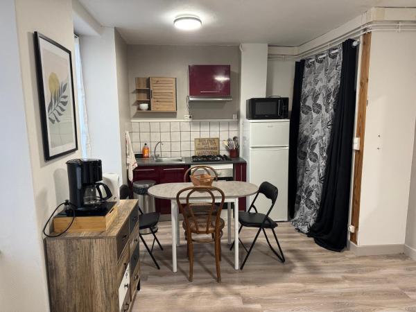 Na zdjęciu widoczny jest obiekt Appartement plein centre położony w mieście Aubusson.