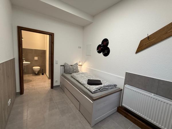 På bilden syns objektet Ferienwohnung Funke D8 für Monteure som ligger i staden Apolda.