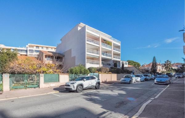 A la foto es mostra l'objecte Cozy Apartment In Fréjus With Wifi situat a la ciutat de Fréjus.
