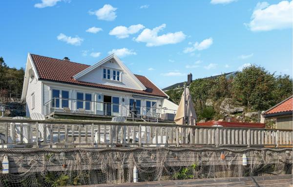 写真にはHerad市にあるPet Friendly Home In Farsund With Saunaが写っています。