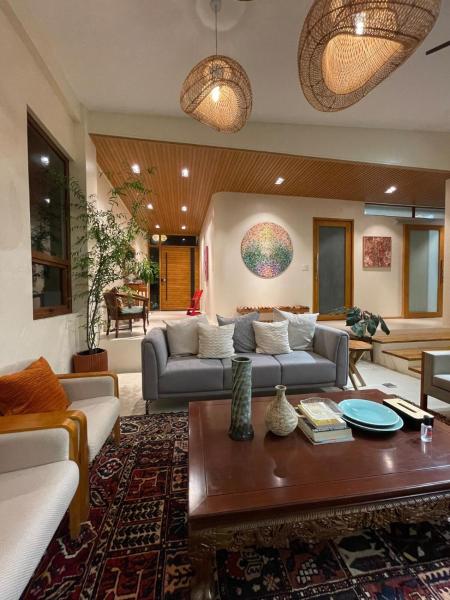 På billedet ses objektet Elyu Guesthouse beliggende i byen Bauang.