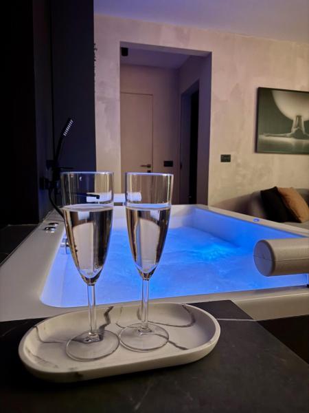 A la foto es mostra l'objecte Jacuzzi Old Town Escape situat a la ciutat de Bucarest.