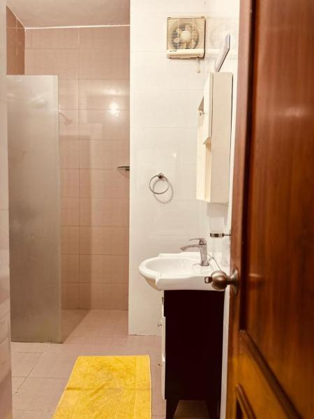 Zar's Studio Apartments, Islamabad