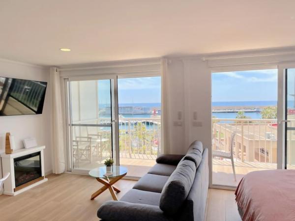 Na zdjęciu widoczny jest obiekt Ático Loft Playa frente al Puerto położony w mieście Era de Soler.
