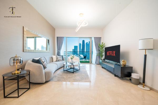 På billedet ses objektet Dream Apartment with Fountain & Burj Khalifa View beliggende i byen Dubai.