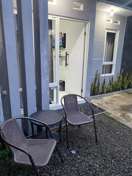 照片显示了位于Tlekung市的Villa Modern Minimalis Panderman Hill物件。