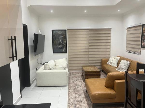 A la foto es mostra l'objecte Luxury Modern 2 bed getaway Near Airport situat a la ciutat de Dzorwulu.