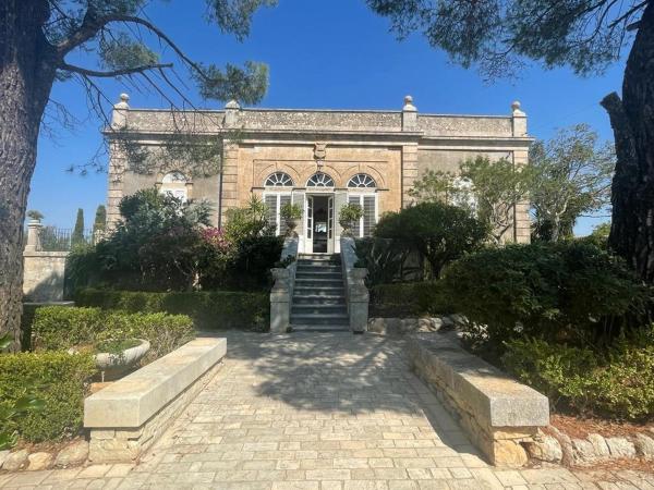 På billedet ses objektet Villa Quartarella - La bellezza nel silenzio - piscina beliggende i byen Michelica.