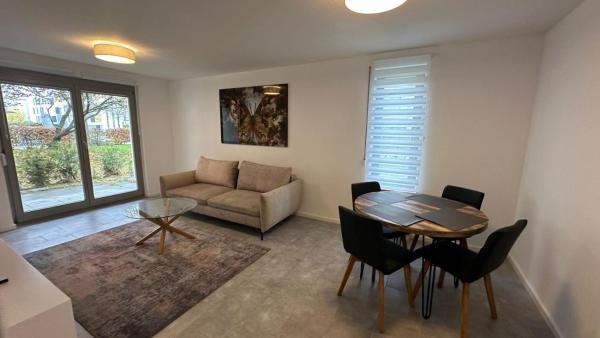 Na fotografii je vidět objekt Ruhige Wohnung mit Garten nacházející se ve městě Schönefeld.