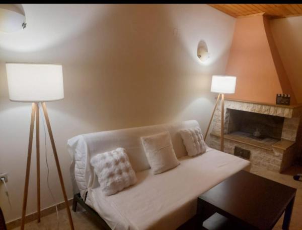 A la foto es mostra l'objecte Angelos House situat a la ciutat de Ýpsos.