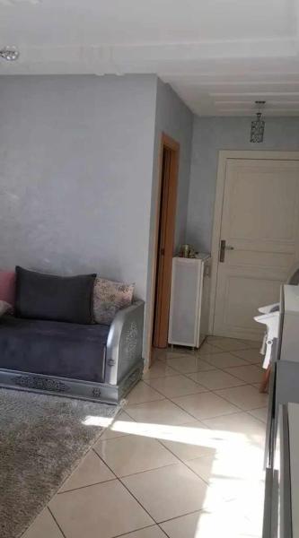 写真にはAl Azifat市にあるappartement meubleが写っています。