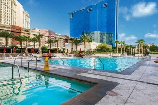 MGM 1BR Mountain View Balcony 28802, Las Vegas