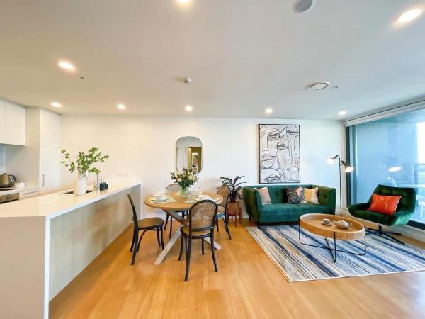 Designed Penthouse 2Bed & 2Bath with SkyTower View on Queen St, Auckland