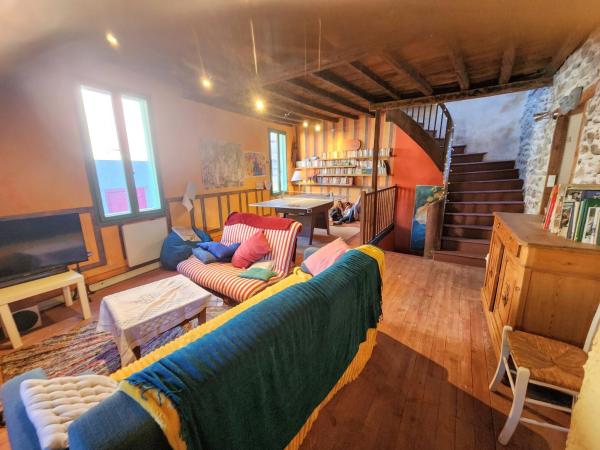 A la foto es mostra l'objecte Gîte Groupe La Farigoule à Siguer situat a la ciutat de Miglos.