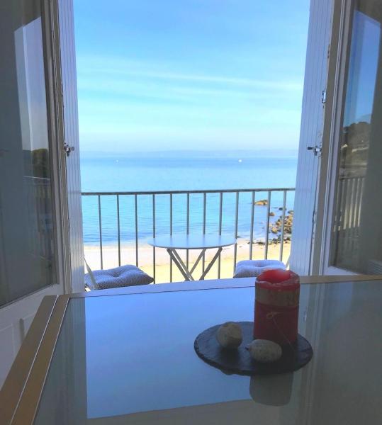 A la foto es mostra l'objecte Paradis no Grenze Magnique vue mer situat a la ciutat de Douarnenez.