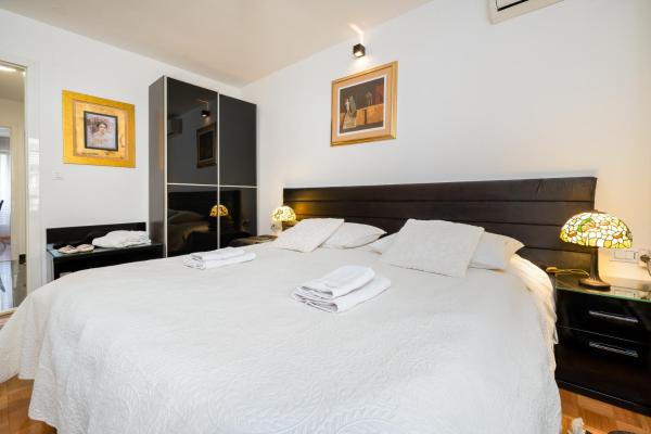 A la foto es mostra l'objecte Apartment Suite Theater situat a la ciutat de Split.