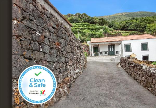 House With Sea View In Santo Amaro, 212 Sq M, Terrace - Azores